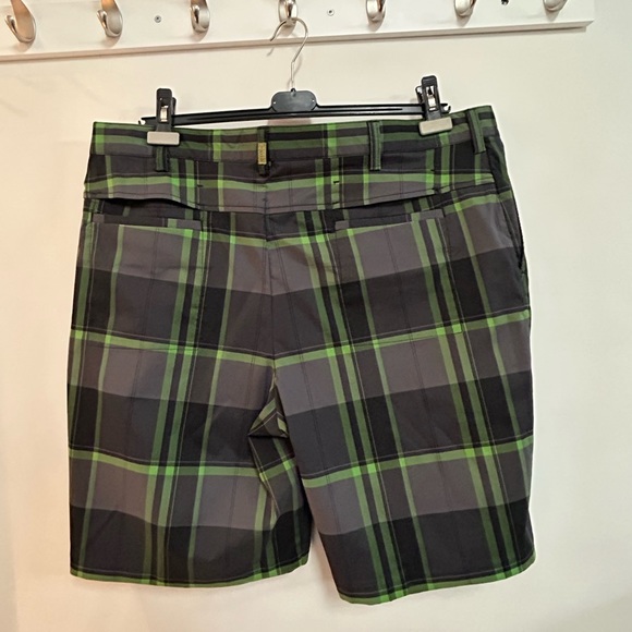 IZOD PLAID GOLF SHORTS - Picture 7 of 14